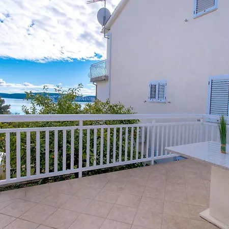 Golden Blue Sea Apartment *